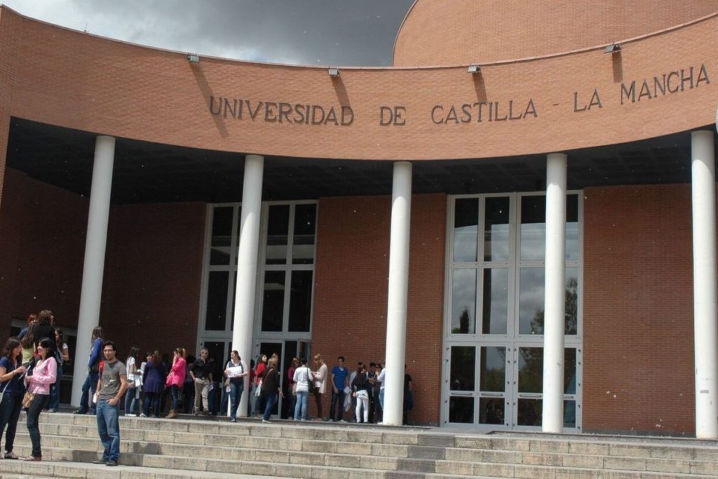 Mejores universidades de enfermería en España. Universidad de Castilla La Mancha | Me Quiero Ir